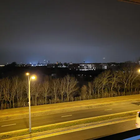 Διαμέρισμα Spacious With Large Terrace & Parking In